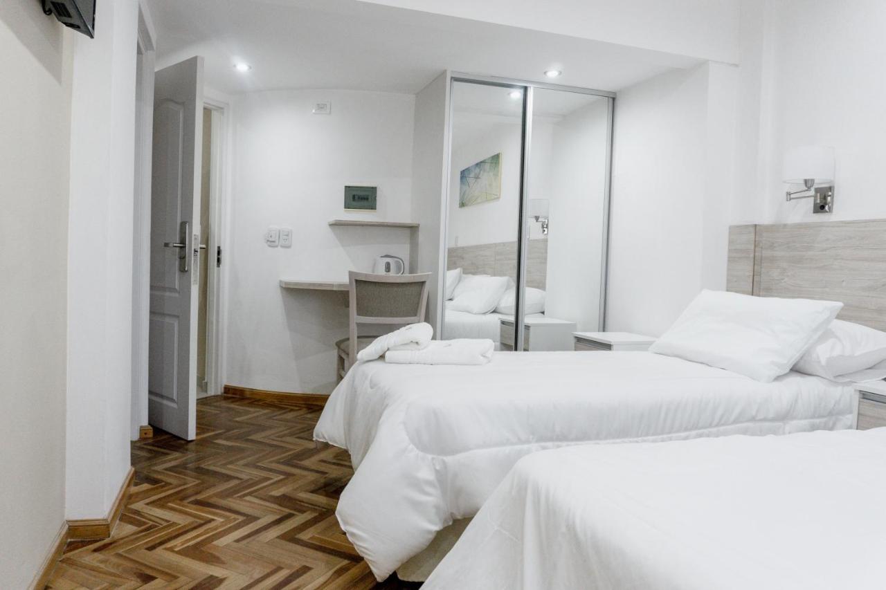 Twin Room,1299430069:JPEG